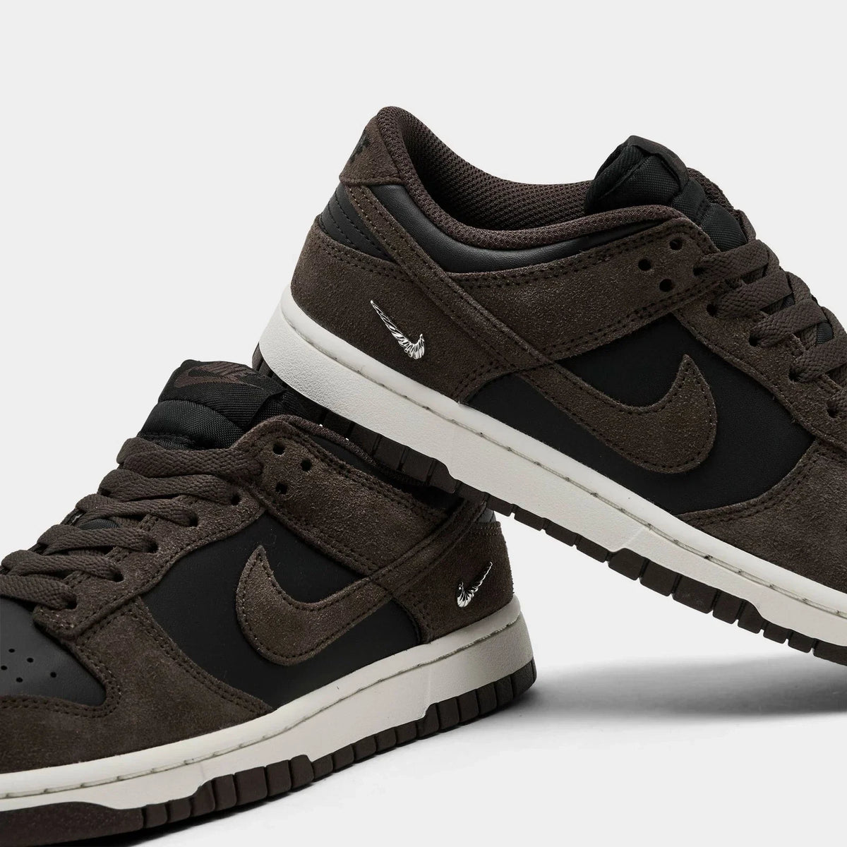 Women's Leather And Suede Low Top Sneaker