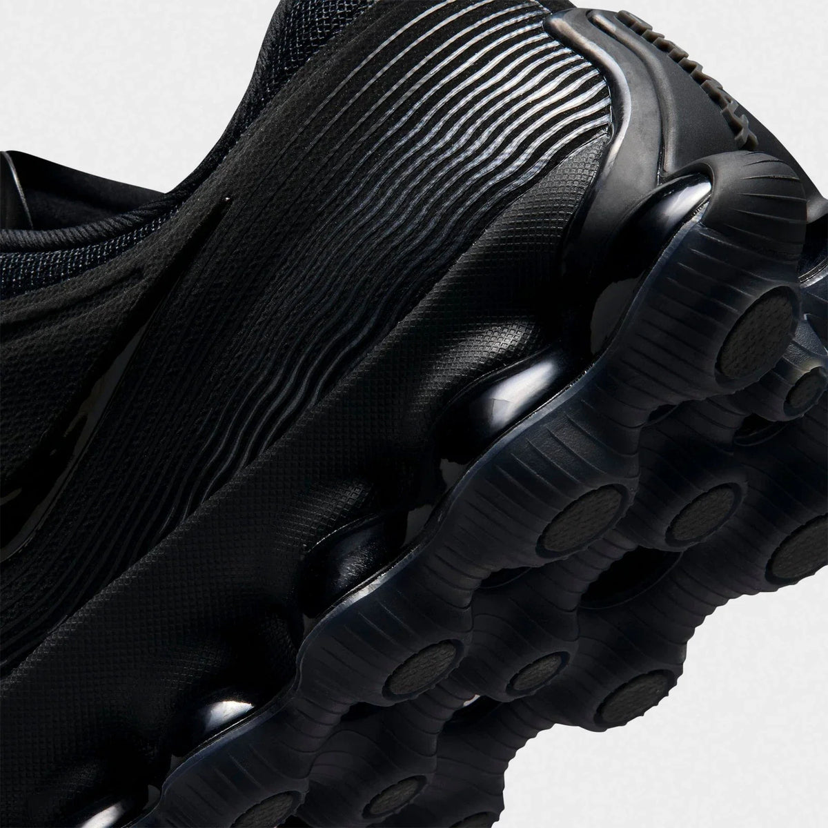 Men's Mesh Low-Top Sneakers - Black