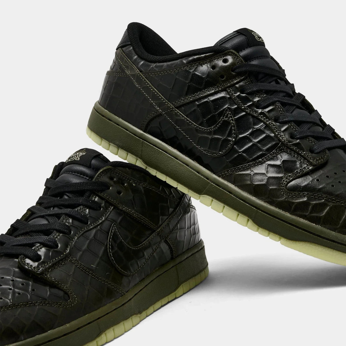 Men's Suede Low Top Sneakers - Green