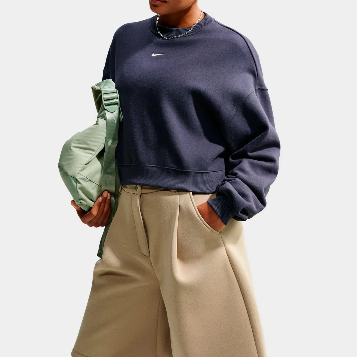 Women's Oversized Cropped Fleece Sweatshirt - Black